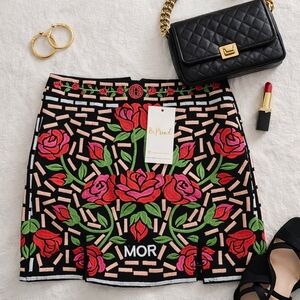 NWT Herencia Collection Heavy Embroydery Lined Colorful Mini Skirt. Size Small